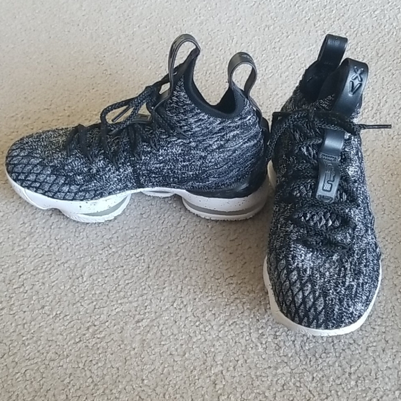 Nike lebron 15 basketball shoes - Picture 4 of 5